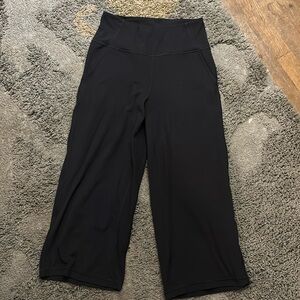 Lululemon capris (8)